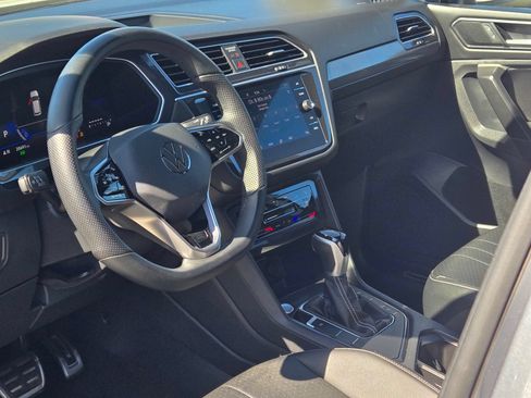 Used 2024 Volkswagen Tiguan SE R-Line w/ MDO Package, Three-Row FWD image 34