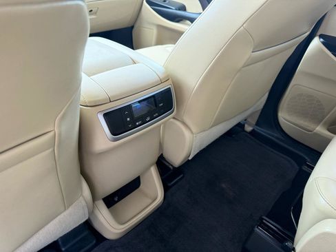 Used 2015 Toyota Highlander XLE AWD/4WD image 15