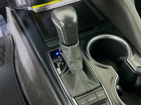 Used 2020 Toyota Camry XSE FWD image 21