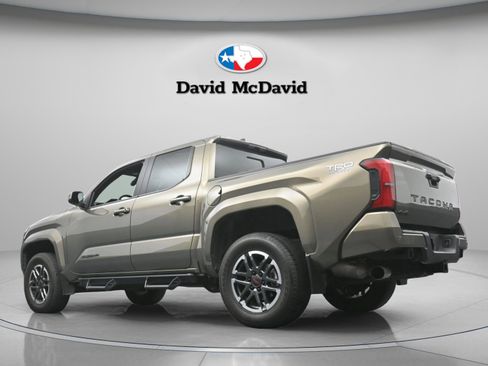 Used 2024 Toyota Tacoma TRD Sport w/ TRD Sport Upgrade Package AWD/4WD image 32