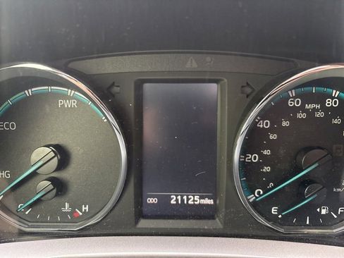 Used 2017 Toyota RAV4 Limited w/ Advanced Technology Package image 11