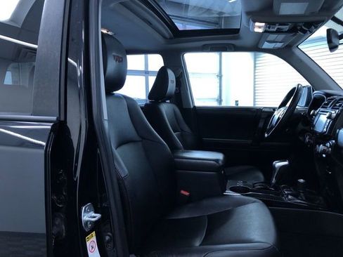 Used 2017 Toyota 4Runner TRD Off-Road Premium image 25