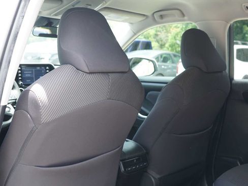 Used 2021 Toyota Highlander L FWD image 18