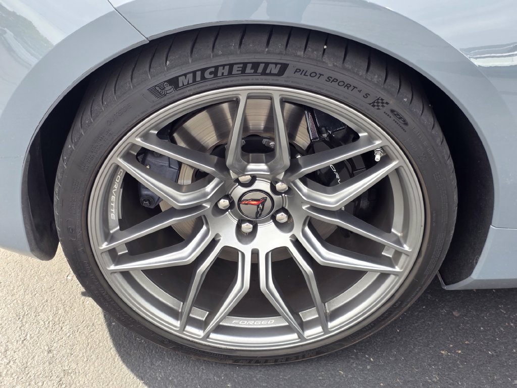 Used 2025 Chevrolet Corvette Z06 RWD image 10