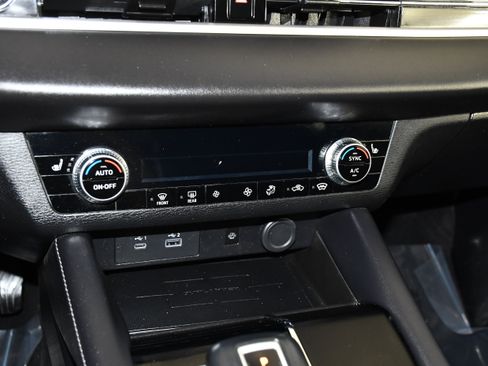 Used 2022 Mitsubishi Outlander SE image 30