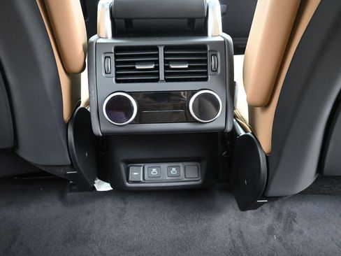 New 2025 Land Rover Discovery Metropolitan Edition AWD/4WD image 19