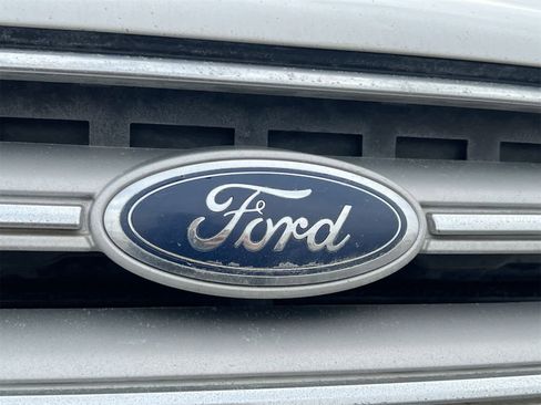 Used 2019 Ford Escape SE image 12