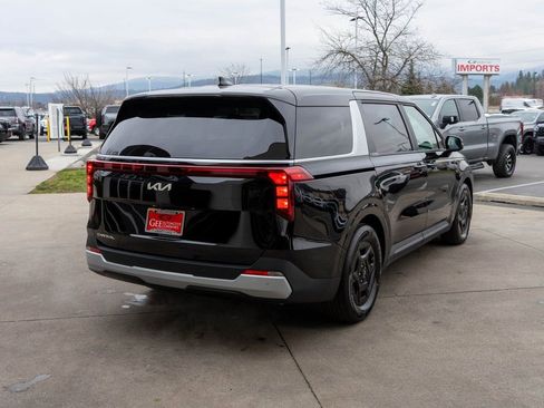 New 2026 Kia Carnival FWD image 7