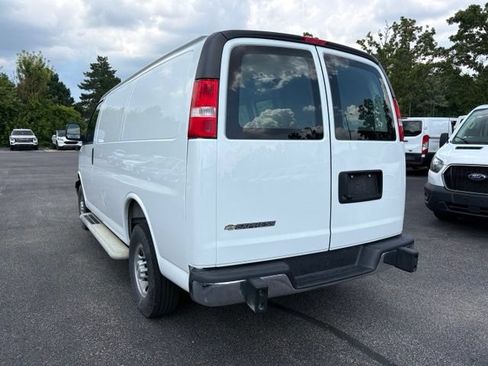 Used 2025 Chevrolet Express 2500 w/ Driver Convenience Package RWD image 3