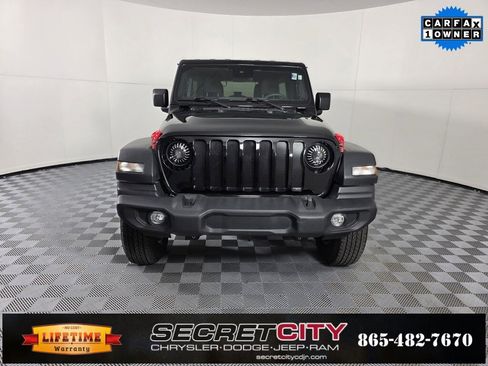 Used 2024 Jeep Wrangler Sport S image 2