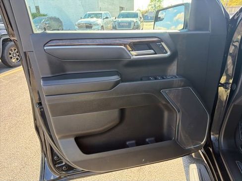 Used 2025 GMC Sierra 1500 Elevation AWD/4WD image 11