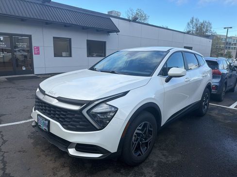 Certified 2023 Kia Sportage LX image 1