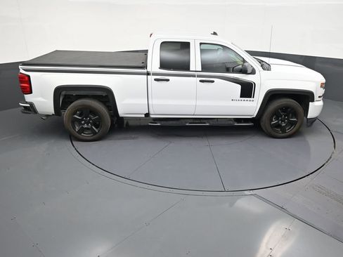 Used 2018 Chevrolet Silverado 1500 Custom w/ Custom Value Package RWD image 17