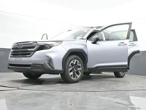 Used 2025 Subaru Forester Premium AWD/4WD image 52