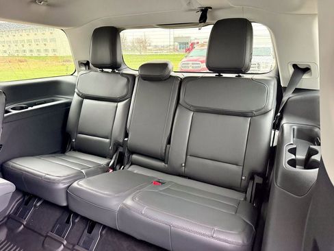 New 2025 Ford Expedition Active AWD/4WD image 12