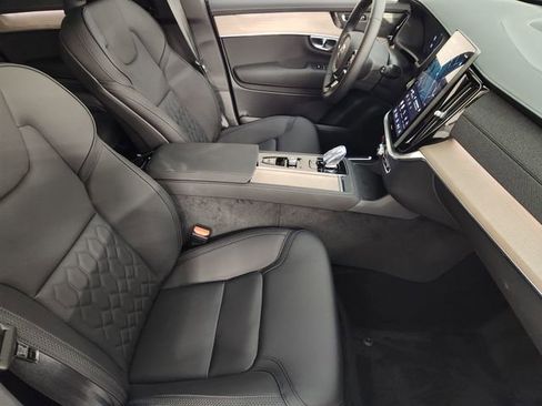 New 2025 Volvo XC90 B6 Plus w/ Protection Package Premier image 3