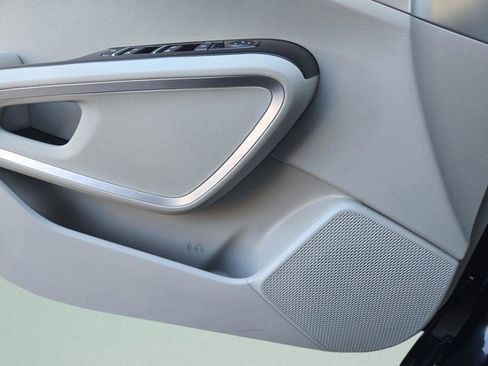 Used 2024 Kia Soul LX image 32