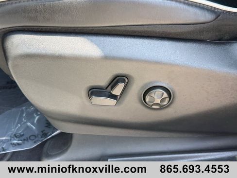 Used 2025 Chrysler Pacifica Limited FWD image 14