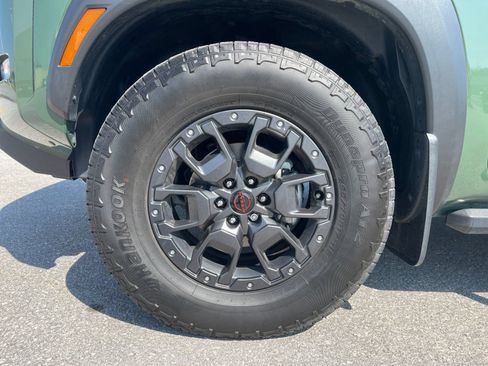 Used 2022 Nissan Frontier PRO-4X w/ Pro-4X Premium Package AWD/4WD image 32