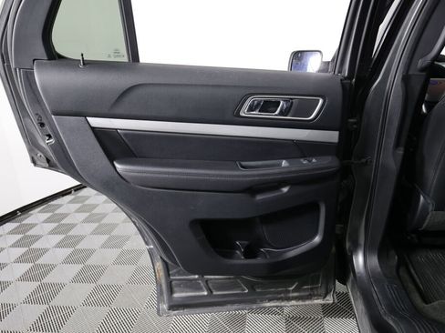 Used 2017 Ford Explorer XLT w/ Equipment Group 202A image 16
