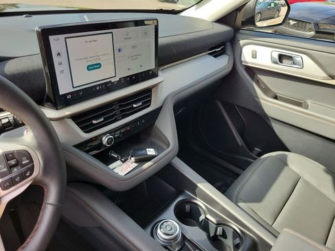 New 2026 Ford Explorer Active RWD image 23