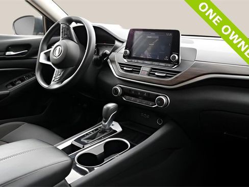 Used 2024 Nissan Altima 2.5 SV image 14