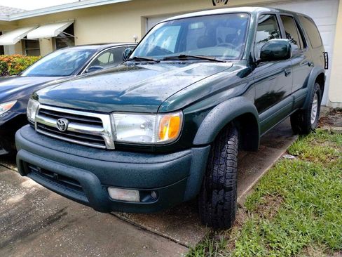 Used 2000 Toyota 4Runner Limited image 3