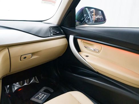 Used 2018 BMW 320i xDrive Sedan image 10