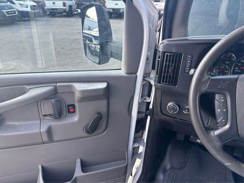 Used 2015 Chevrolet Express 3500 Extended RWD image 20