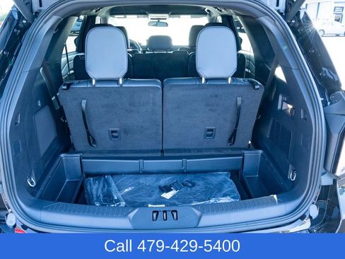 Used 2025 Ford Explorer ST-Line w/ ST-Line Street Pack image 34