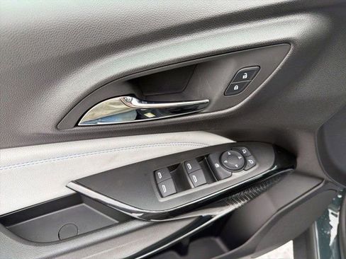 New 2026 Chevrolet Trax LT w/ Sunroof Package image 11