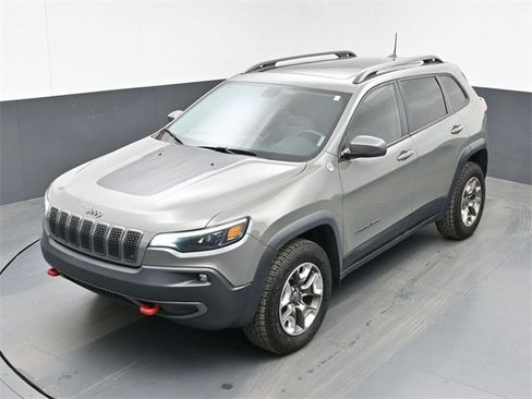 Used 2019 Jeep Cherokee Trailhawk w/ Comfort/Convenience Group image 15