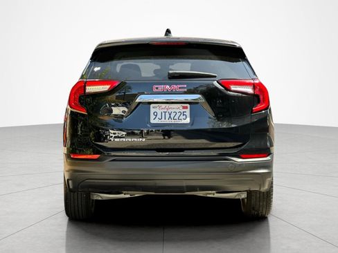 Used 2024 GMC Terrain SLE FWD image 4
