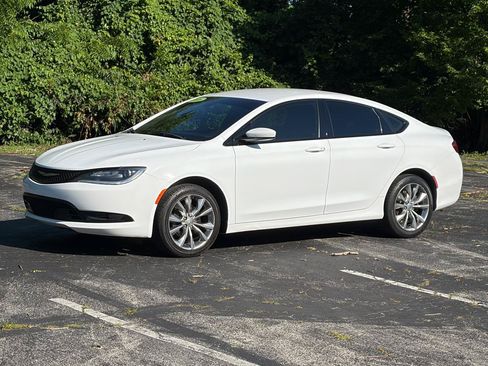 Used 2016 Chrysler 200 S w/ Comfort Group FWD image 2