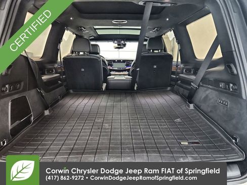 Used 2022 Jeep Grand Wagoneer Series III w/ Rear Seat Video Group 1 AWD/4WD image 32