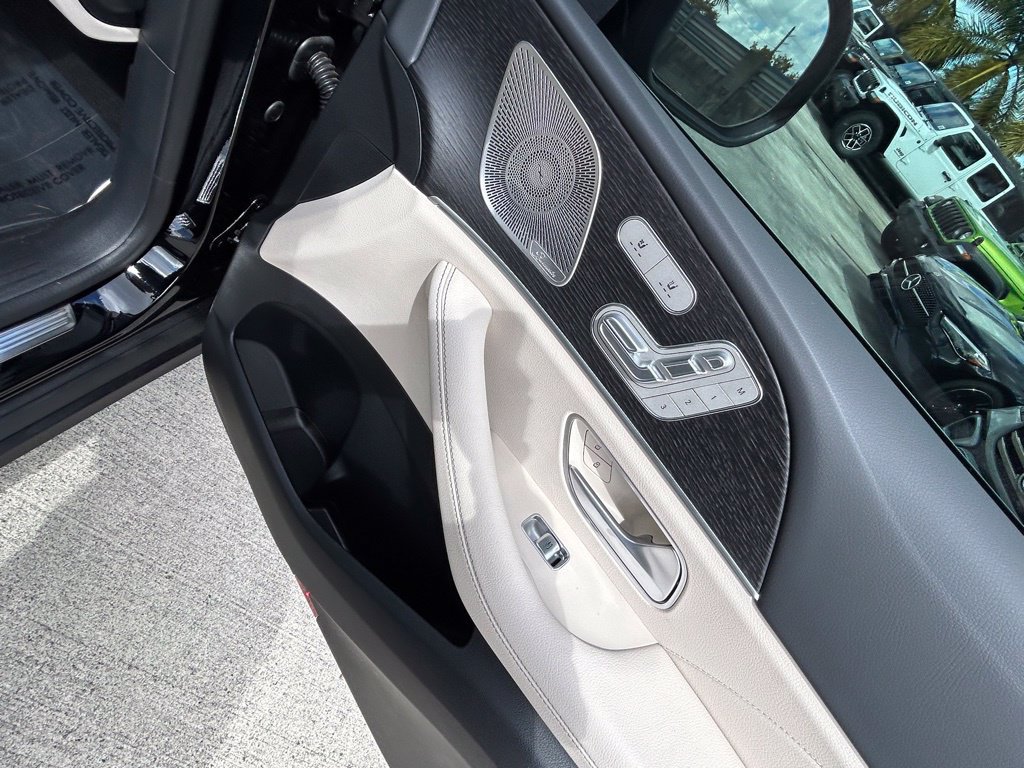 Used 2025 Mercedes-Benz GLE 450e 4MATIC image 30
