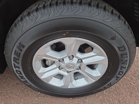 Certified 2024 Toyota 4Runner SR5 Premium image 9