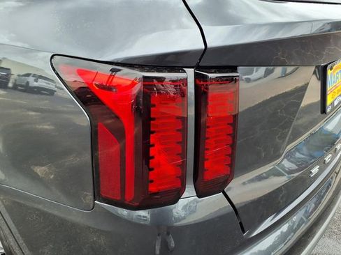 Used 2022 Kia Sorento S FWD image 12