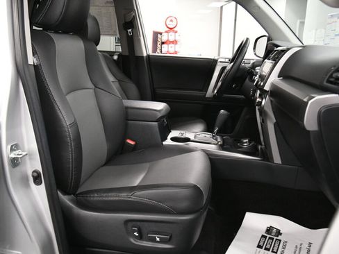 Certified 2024 Toyota 4Runner SR5 Premium image 25