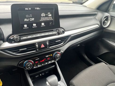 Used 2019 Kia Forte LXS FWD image 17