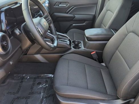 Used 2025 Chevrolet Colorado LT RWD image 19
