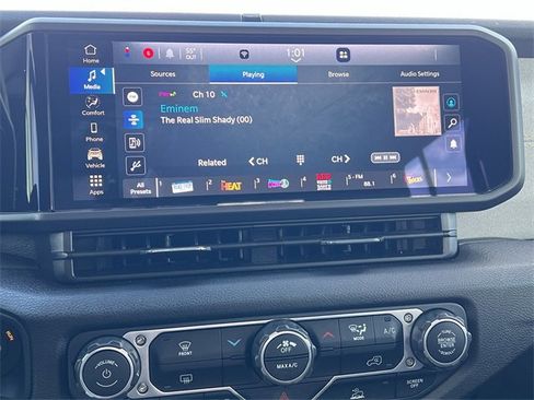 Used 2025 Jeep Gladiator Sport image 12