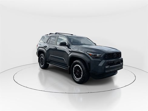 Used 2025 Toyota 4Runner TRD Off-Road Premium image 2