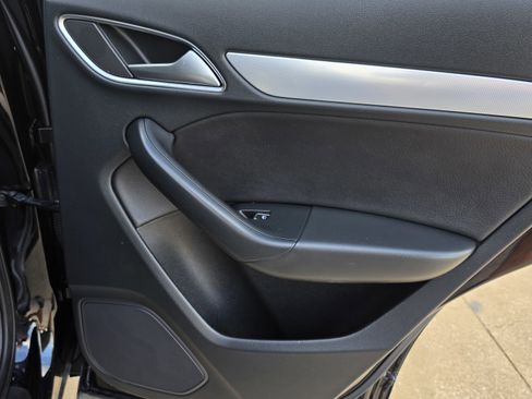 Used 2018 Audi Q3 2.0T Premium w/ Convenience Package image 30