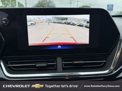 Used 2025 Chevrolet Trax RS w/ Sunroof Package FWD image 26