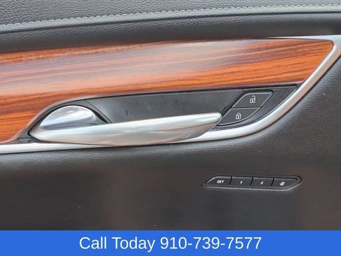 Used 2021 Cadillac XT5 Premium Luxury FWD image 12