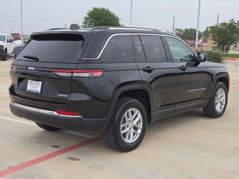 Used 2023 Jeep Grand Cherokee Laredo w/ Luxury Tech Group I RWD image 3