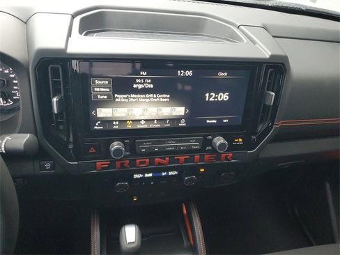 Used 2025 Nissan Frontier Pro-X image 13