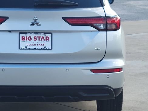 Used 2024 Mitsubishi Outlander SE Black Edition image 7