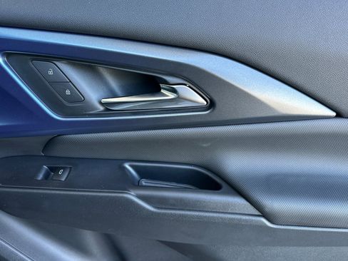 New 2026 Chevrolet Equinox EV LT w/ Convenience Package II FWD image 20